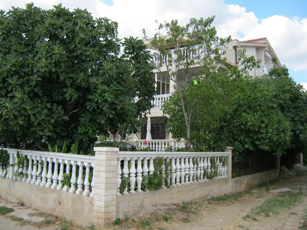 Apartments Nestor Tribalj エクステリア 写真