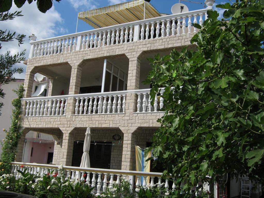 Apartments Nestor Tribalj エクステリア 写真
