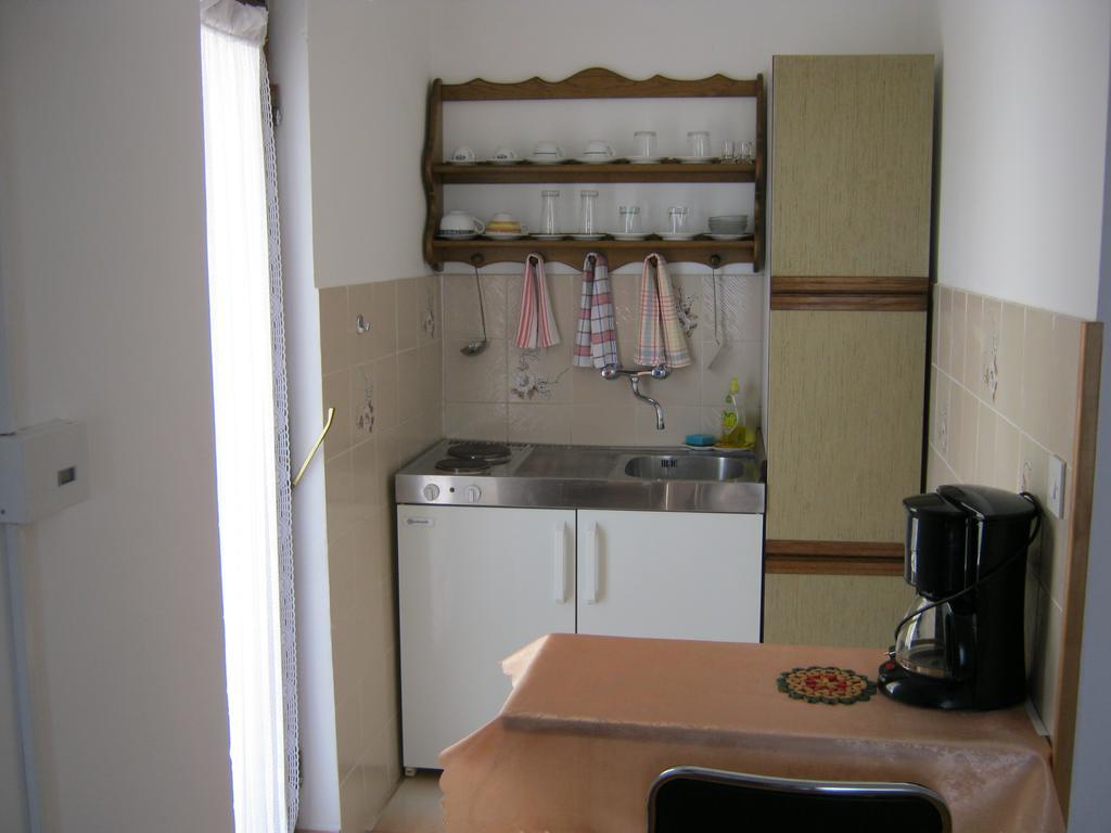 Apartments Nestor Tribalj エクステリア 写真