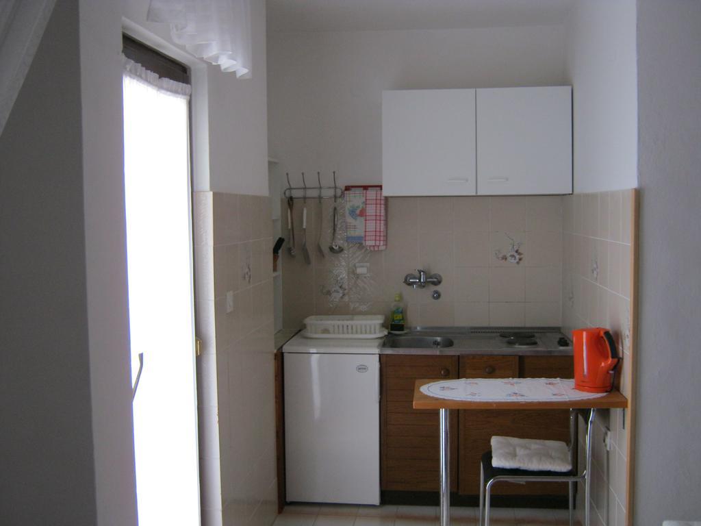 Apartments Nestor Tribalj エクステリア 写真