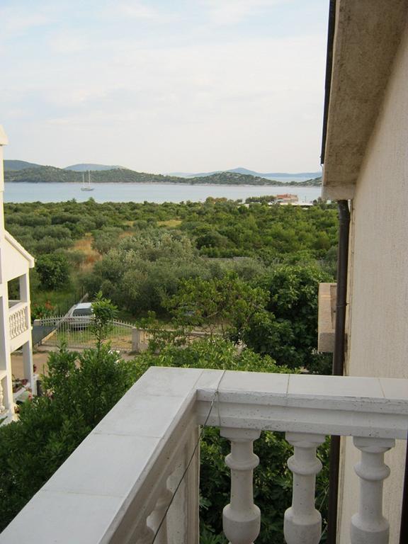 Apartments Nestor Tribalj エクステリア 写真